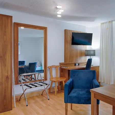 Haus Rabenswalde بيت للعطل